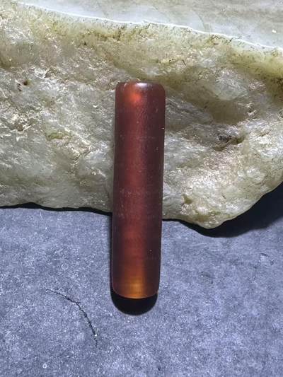 高玉化酒红色缠丝玛瑙通货直桶，桶珠一颗， - 高玉化酒红色缠丝玛瑙通货直桶，桶珠一颗，