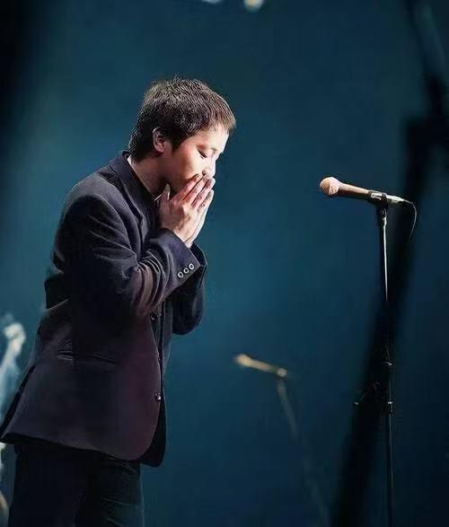 零元拍：窦仙儿亲签绝版《窦唯黑梦》，全新珍藏，一次没听，让您在更坏的时代依然听到最好的音乐，得嘞，您放开抡，绝对大牛B！