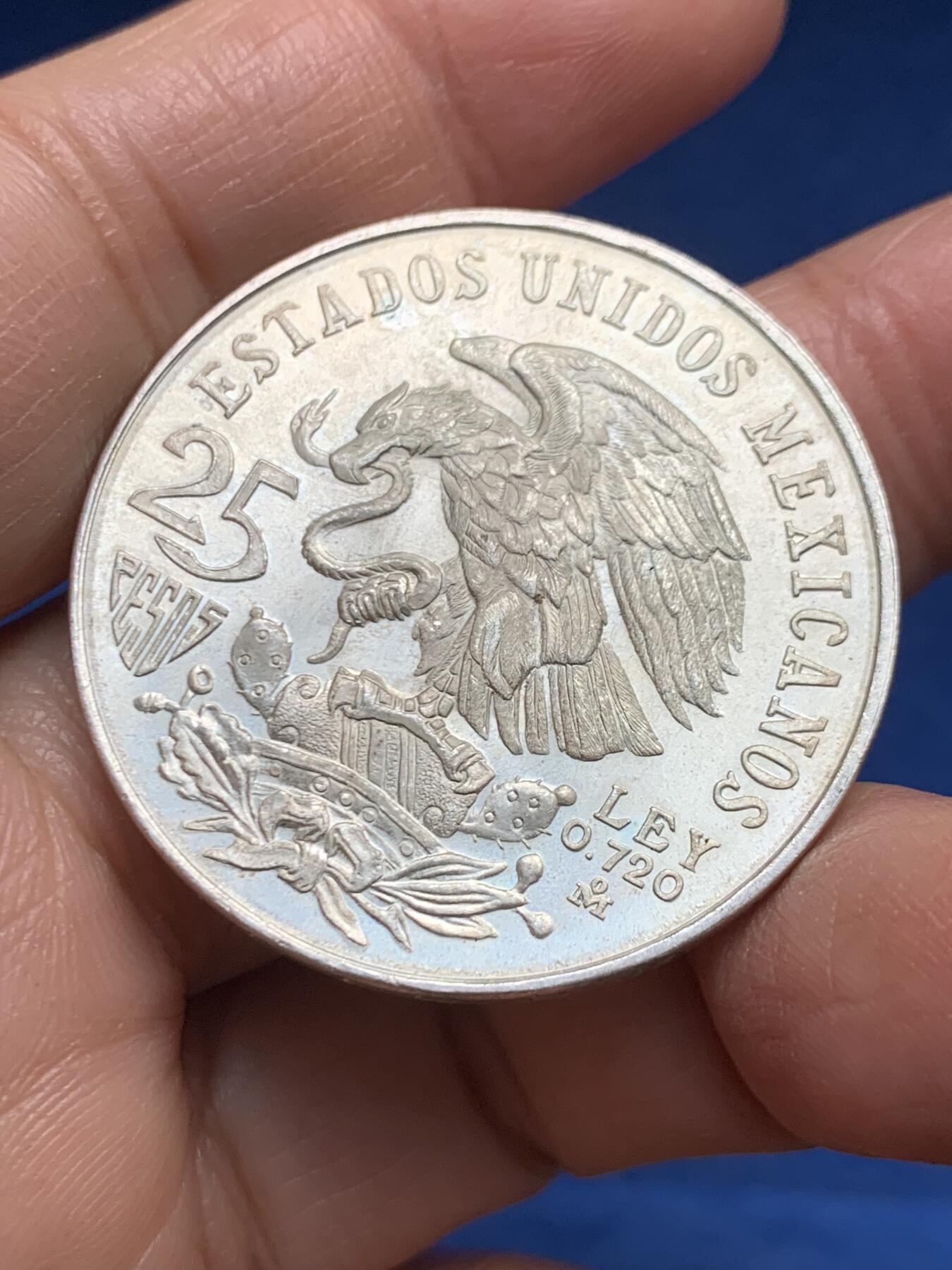 《竞宝斋》第455场 周日，周一 2场连拍 （全场包邮，欢迎送拍） 墨西哥1968年25比索奥运会纪念银币