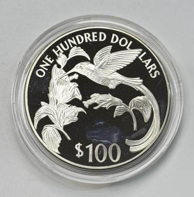 S&S Numismatic世界钱币-拍卖 第118期  - 牙买加1987年 热带鸟类系列-红嘴长尾蜂鸟 100元精制纪念银币  136.08克925银，品相如图