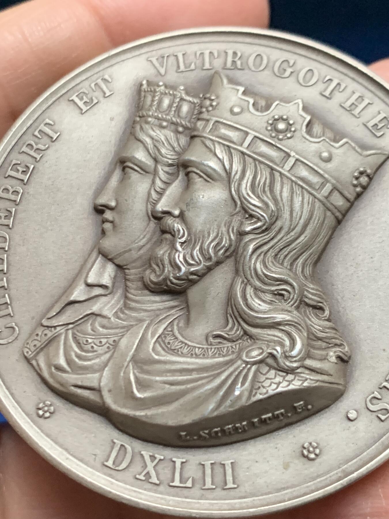 《竞宝斋》第455场 周日，周一 2场连拍 （全场包邮，欢迎送拍） 法国里昂市立医院总理事会大银章 124.65克 56mm 1901-1919 丰饶角1银标边铭 稀有