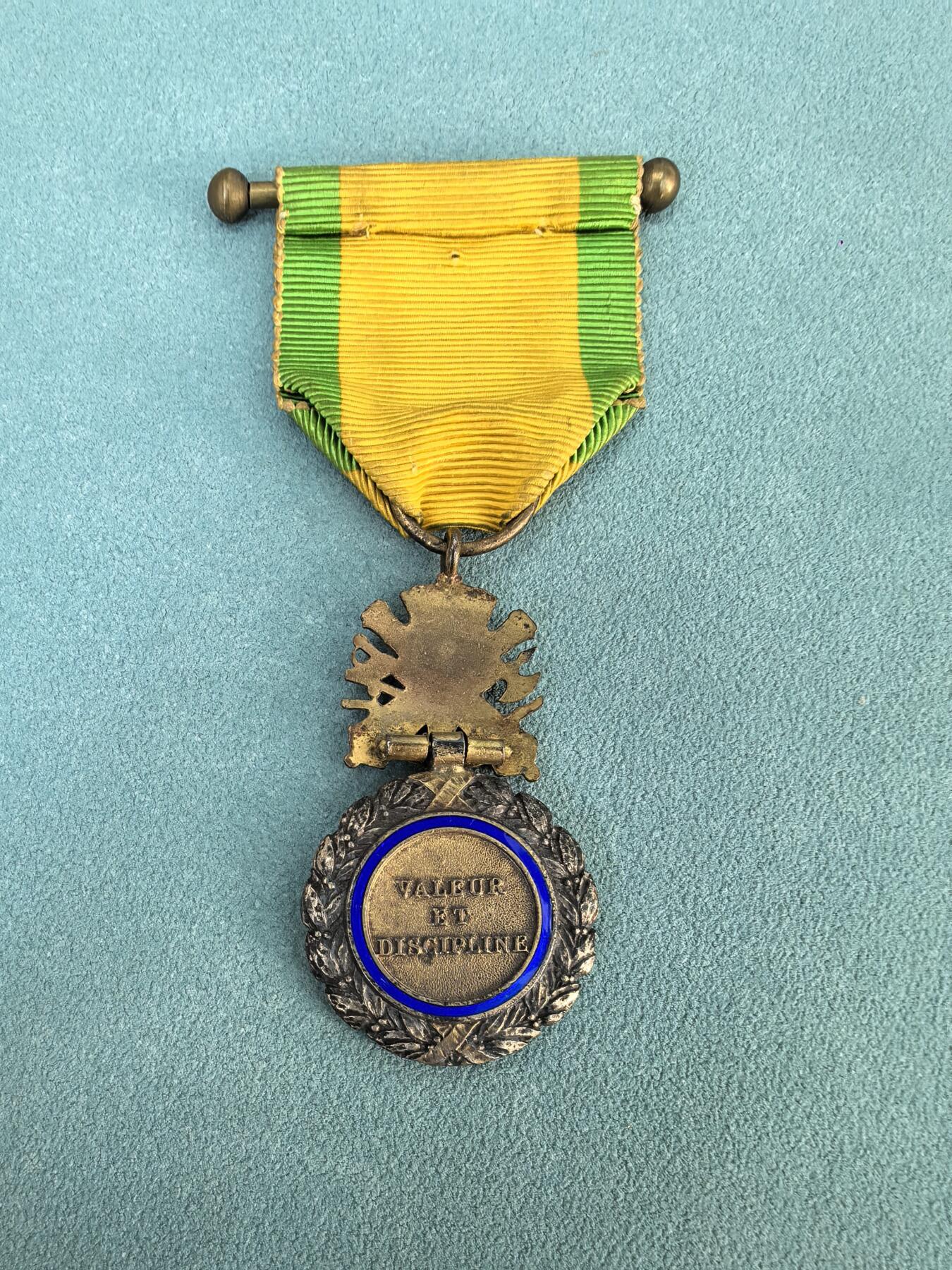 盛世勋华——号角文化勋章邮票专场拍卖第297期 法国军事奖章 五共版 银制带银标