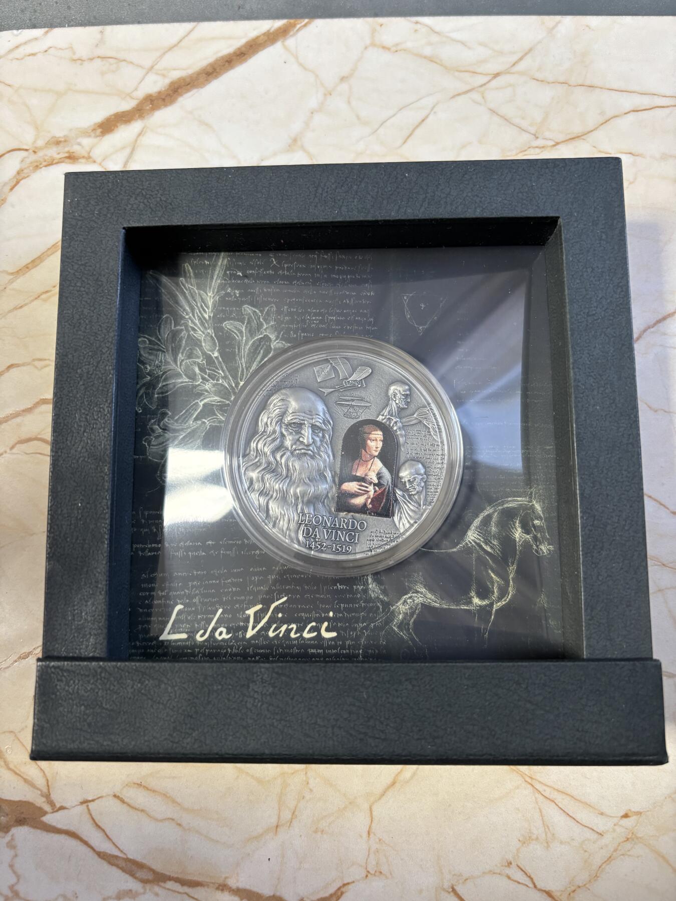 第187期拍卖 喀麦隆2019年达芬奇镶嵌高浮雕2盎司纪念银币，999银，发行500枚