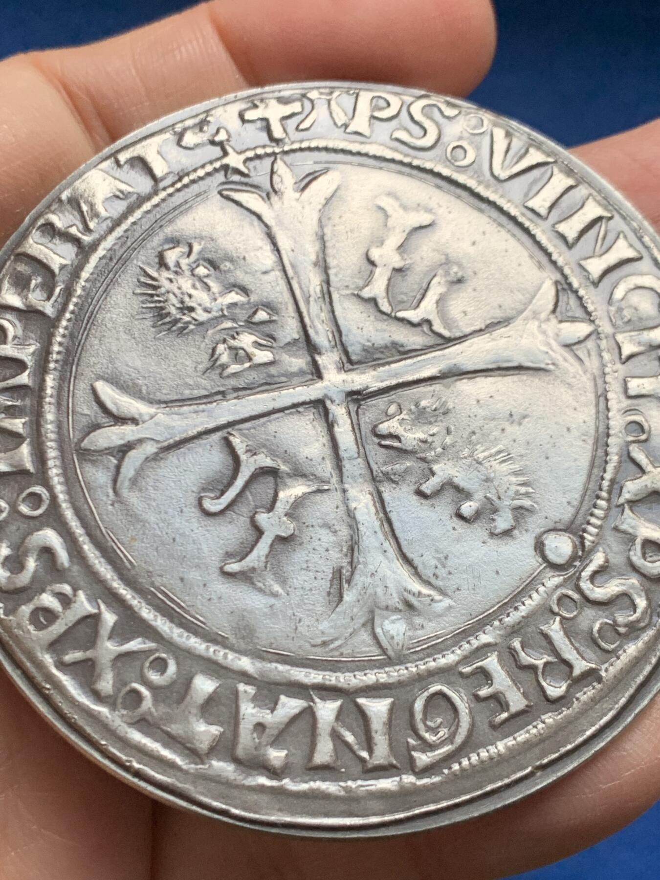 《竞宝斋》第455场 周日，周一 2场连拍 （全场包邮，欢迎送拍） 法国1979年大银章 仿古币样式 丰饶角边铭925银 66.5mm 167克