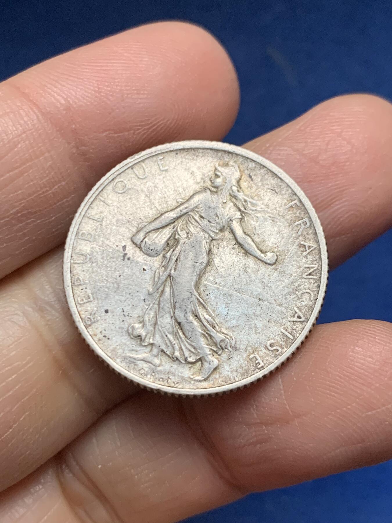 《竞宝斋》第455场 周日，周一 2场连拍 （全场包邮，欢迎送拍） 法国1916年播种女神2法郎银币