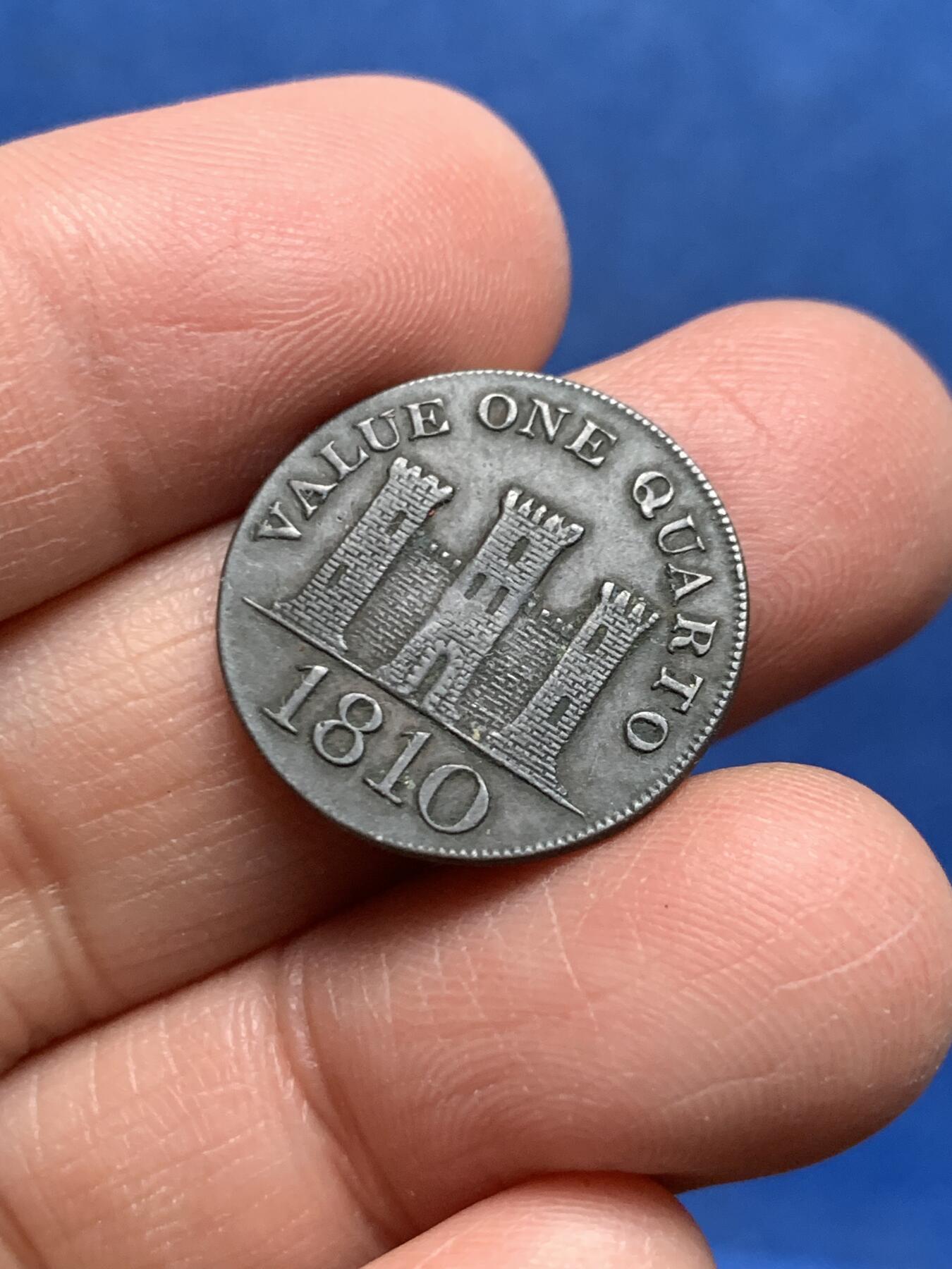 《竞宝斋》第455场 周日，周一 2场连拍 （全场包邮，欢迎送拍） 英属直布罗陀 1810年 1夸脱 铜币 狮子拿钥匙很有特点 背面城堡图案 细节很好 少见品种