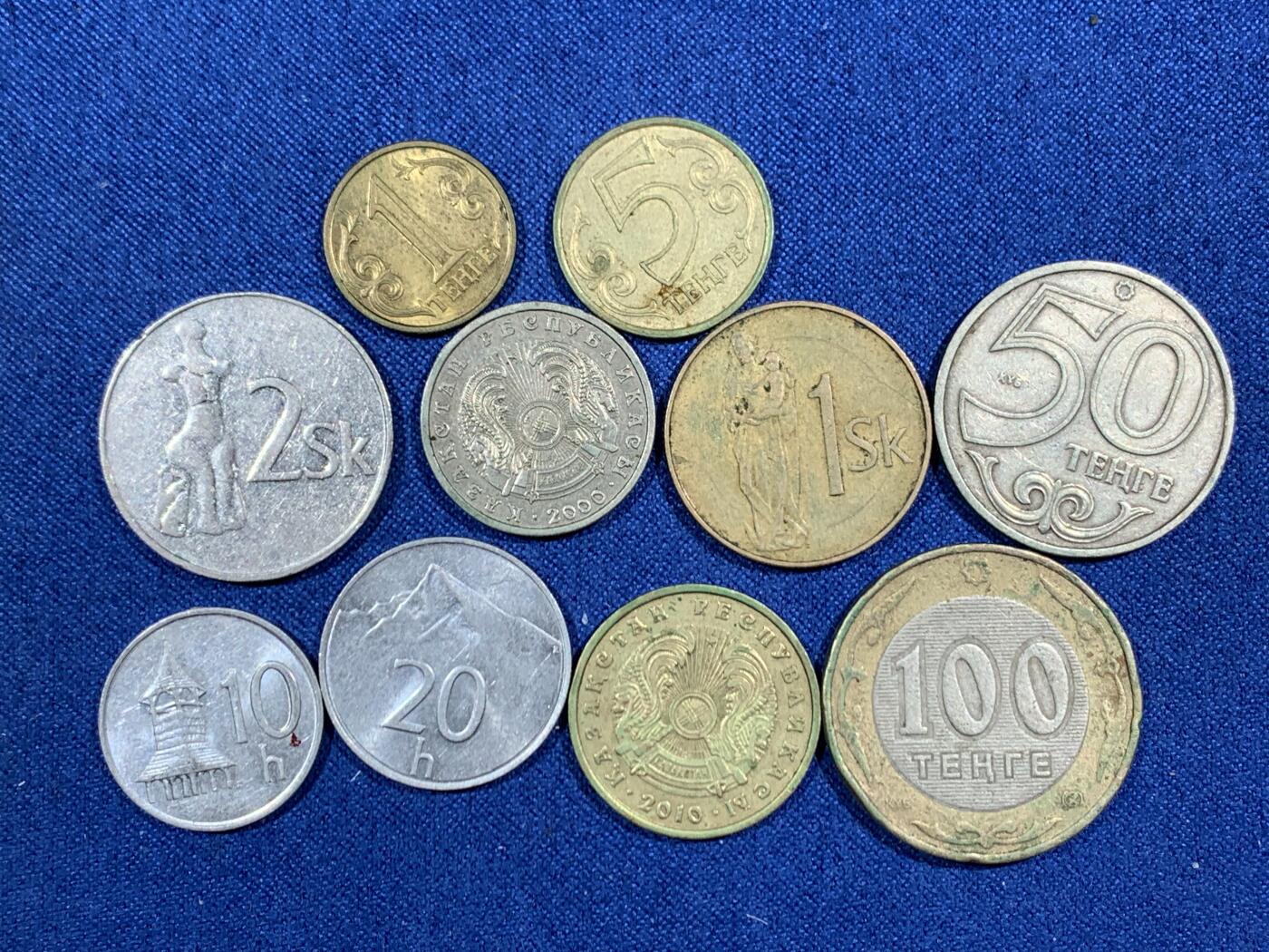 《竞宝斋》第455场 周日，周一 2场连拍 （全场包邮，欢迎送拍） 10枚一组 哈萨克斯坦钱币6枚和斯洛伐克钱币4枚