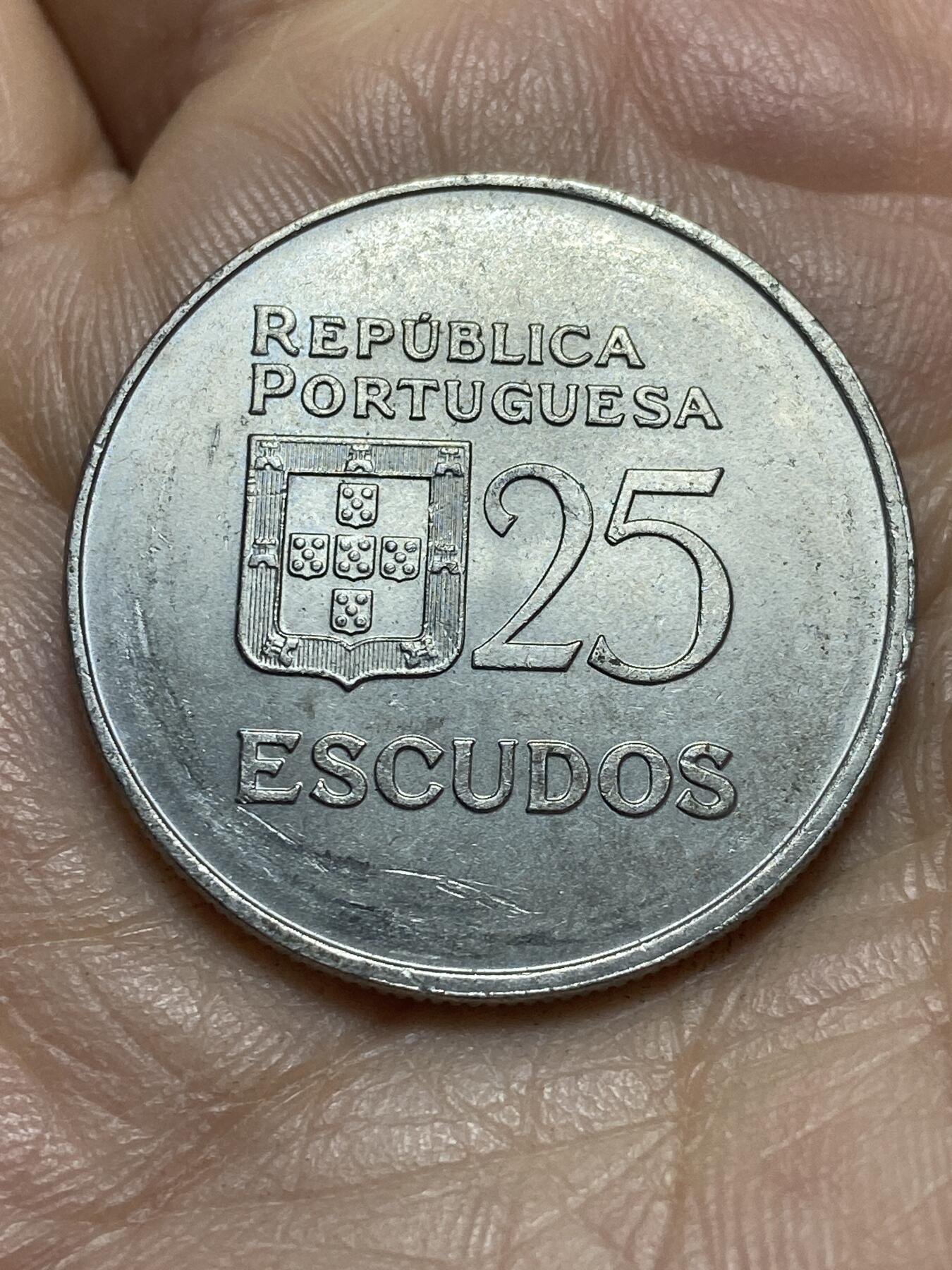 2026年第四场(总第一百七十三场）外国好品散币场(免佣金) 葡萄牙🇵🇹1982年25埃斯库多(共和国时期第五套第二版，大尺寸版)