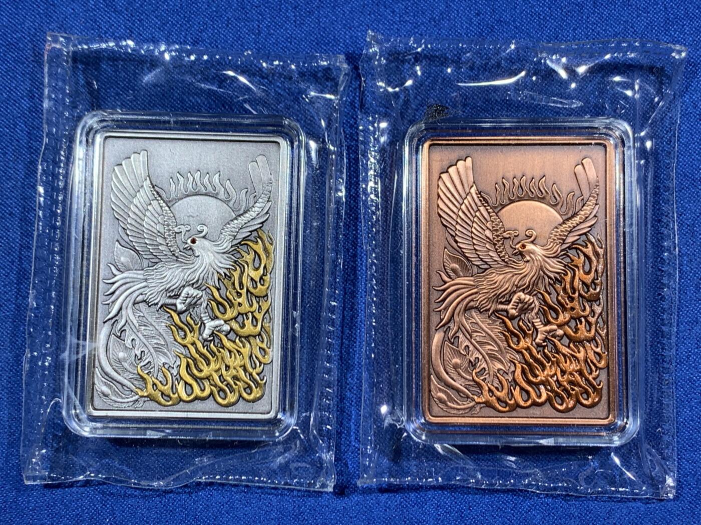 《竞宝斋》第455场 周日，周一 2场连拍 （全场包邮，欢迎送拍） 两枚一组 吉祥龍鳳方型紀念章，硫化古银+纯铜，吉祥龙凤铜章（铜硫化古银），规格30*45mm，眼睛处镶嵌红宝石，中国钱币发行，发行量999枚，有证书。