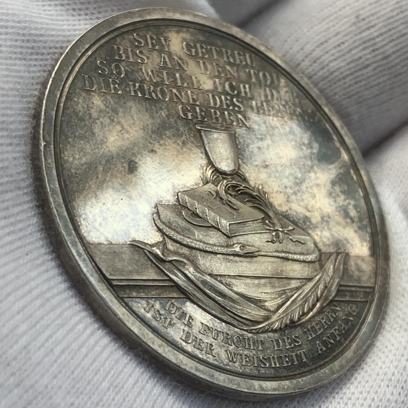 掌中浮雕-藏着的欧洲第048场 1803年德国古典大师loos基督坚信礼银章，42mm，26.2g