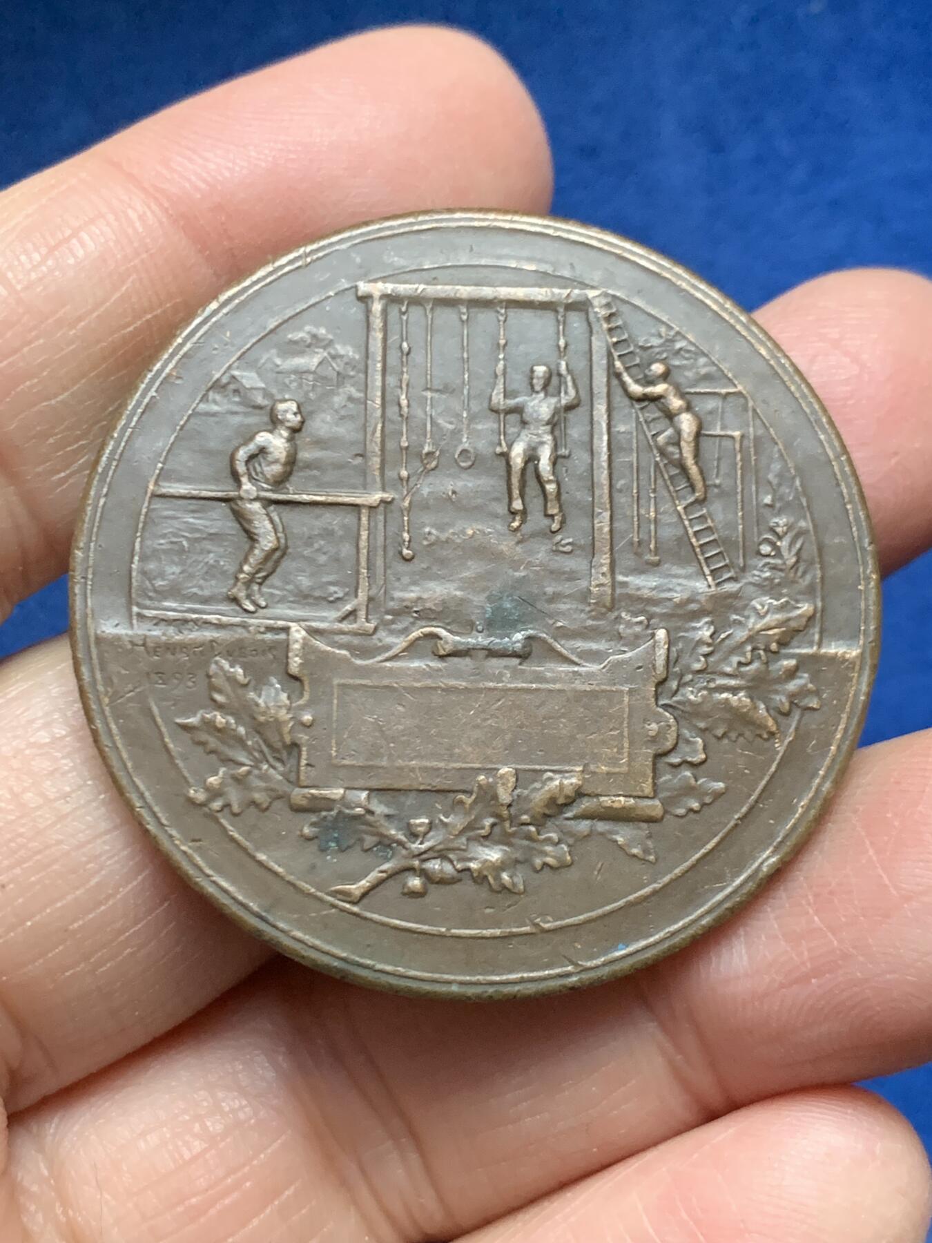 《竞宝斋》第455场 周日，周一 2场连拍 （全场包邮，欢迎送拍） 两枚一组 法国射击节铜章，63克，50.3mm；33.6克，41.2mm。