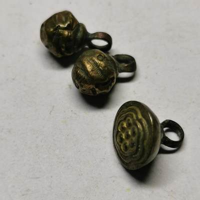 杂件专场93期 - 清代铜鎏金扣子，精美花纹莲朵