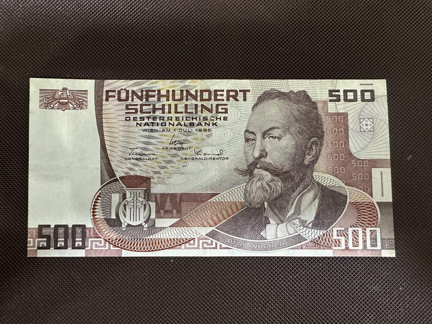 喜羊羊钱币收藏2025第12期(流通品相场) 奥地利	P-151 1985年500先令	品相如图			A986472B			