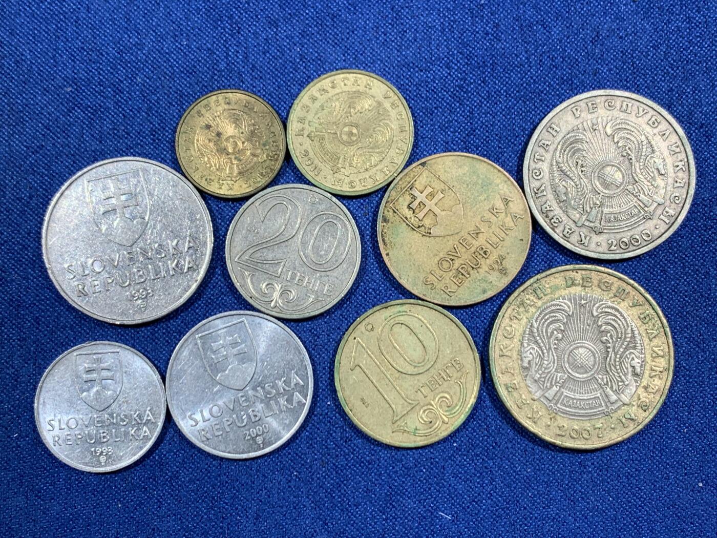 《竞宝斋》第455场 周日，周一 2场连拍 （全场包邮，欢迎送拍） 10枚一组 哈萨克斯坦钱币6枚和斯洛伐克钱币4枚