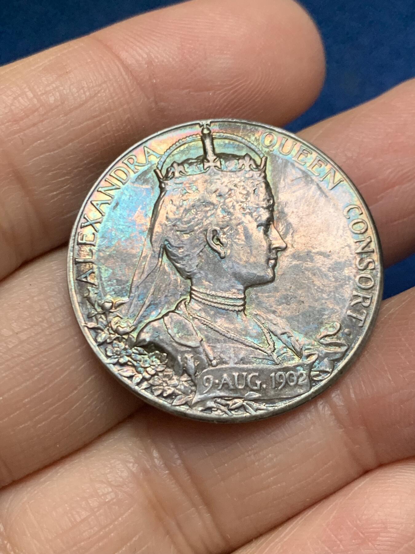 《竞宝斋》第455场 周日，周一 2场连拍 （全场包邮，欢迎送拍） 英国1902爱德华七世和亚历珊德拉皇后加冕银章 30.8mm 12.75克