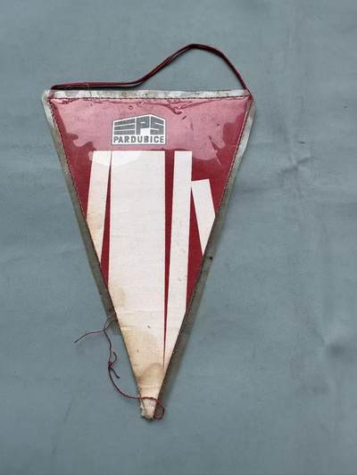 盛世勋华——号角文化勋章邮票专场拍卖第297期 - 捷克斯洛伐克（社会主义）帕尔杜比采土木工程住房和民用建筑企业纪念锦旗