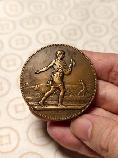 抚柳草堂-第六期章牌钱币 奖章勋章限时免佣 满百包邮 放漏专场 - 19世纪末-20世纪初法国农业协会农业竞赛大铜章   正面播种者背面丰收花篮 正反面皆精美无比   直径50mm  重60.6g