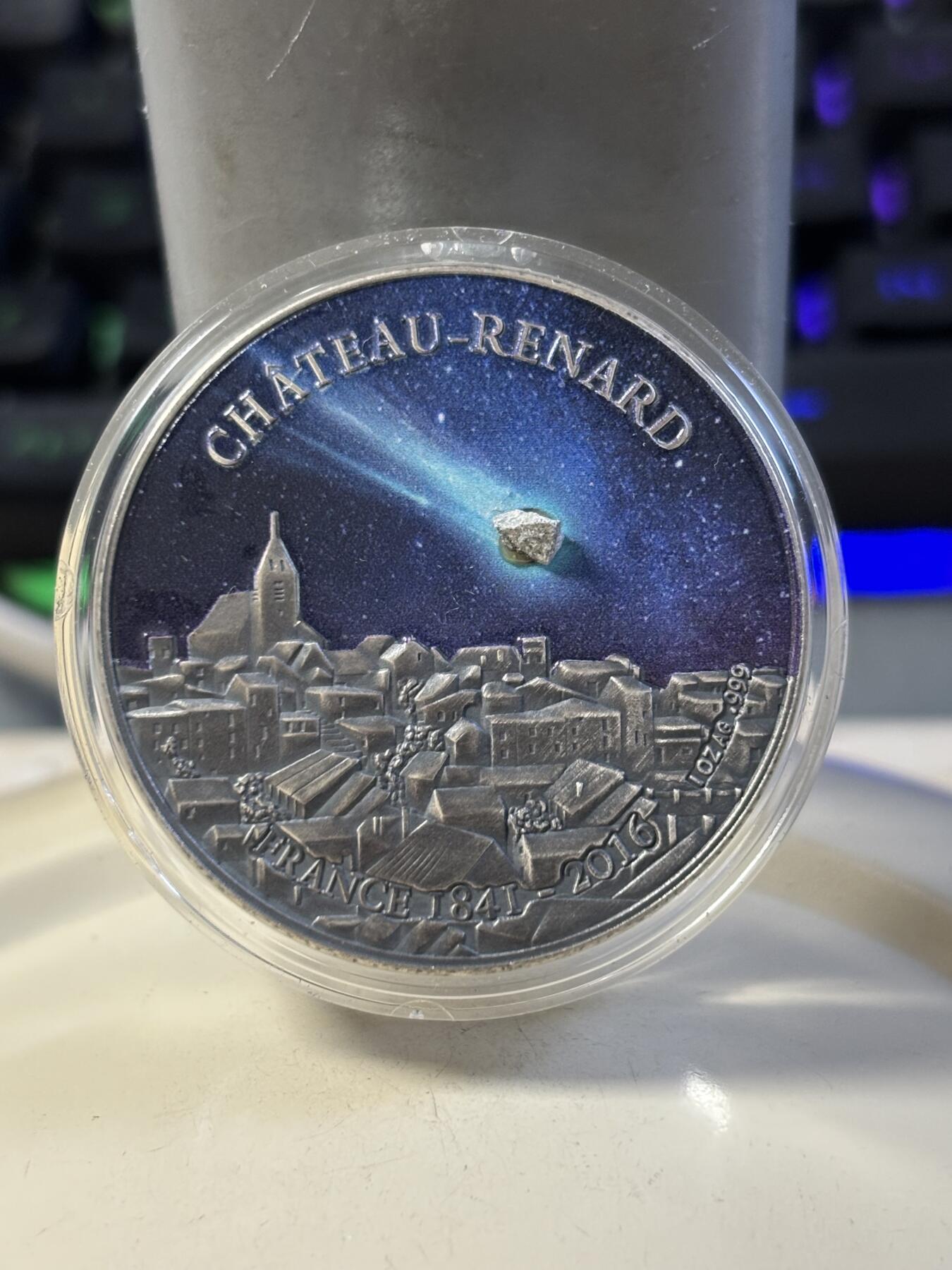 第187期拍卖 布基纳法索2016年镶嵌法国1841雷纳堡陨石仿古银币，999银，发行量999枚