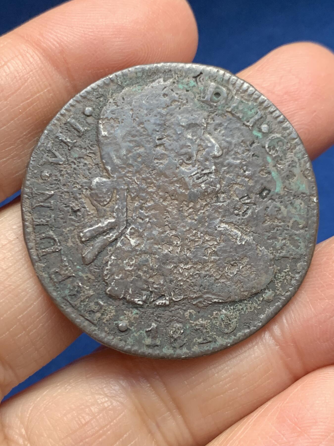 《竞宝斋》第455场 周日，周一 2场连拍 （全场包邮，欢迎送拍） 西班牙1810双柱斐迪南七世银币 水坑包浆 25.7克