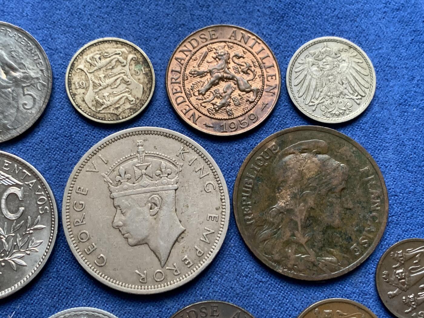 《竞宝斋》第455场 周日，周一 2场连拍 （全场包邮，欢迎送拍） 欧洲，美洲精品散币12枚一组，其中包含套币