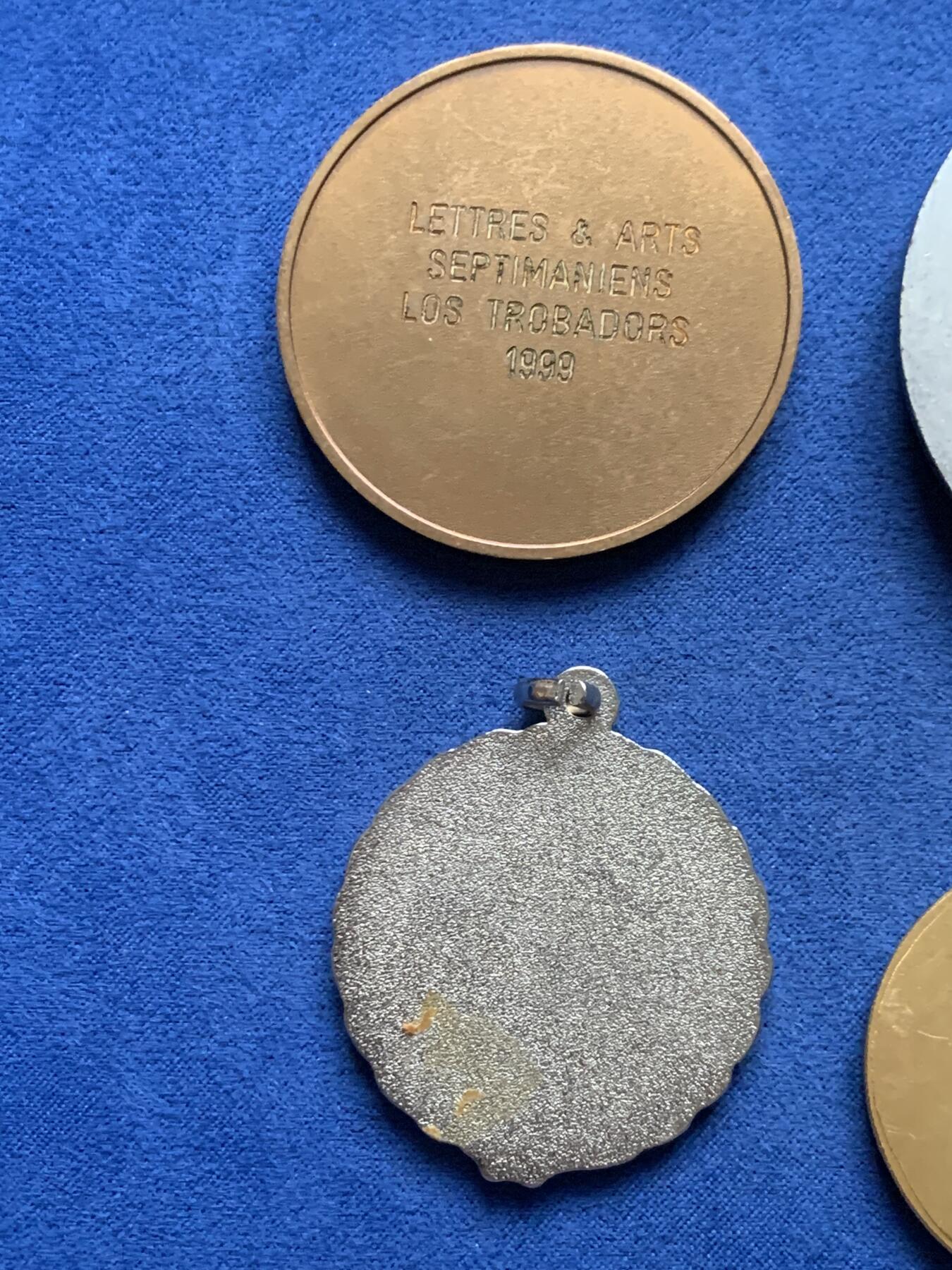 《竞宝斋》第455场 周日，周一 2场连拍 （全场包邮，欢迎送拍） 四枚一组 外国章 总重197.9克 40-61mm 细节见图