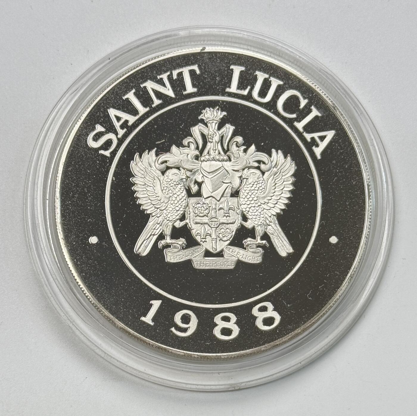 S&S Numismatic世界钱币-拍卖 第118期  圣卢西亚1988年 热带鸟类系列-亚马逊鹦鹉 100元精制纪念银币  129.59克925银，品相如图