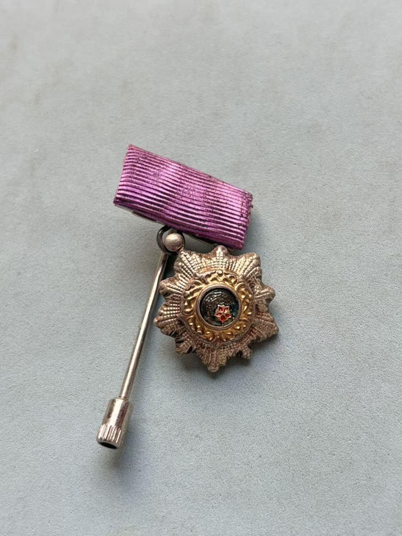 盛世勋华——号角文化勋章邮票专场拍卖第297期 南斯拉夫一级南斯拉夫之星勋章迷你 带挂针 少见 实发159枚