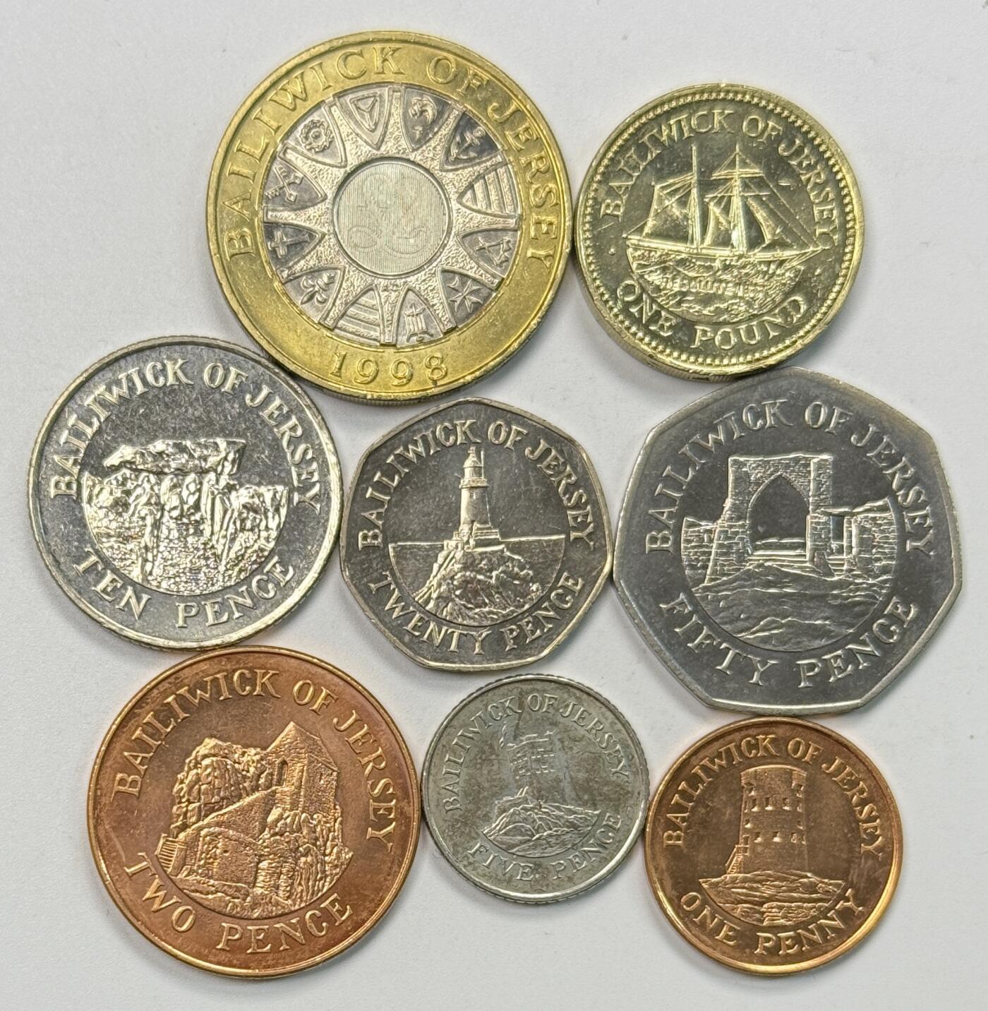 S&S Numismatic世界钱币-拍卖 第117期  泽西岛1998-2008年 女皇老年版头像 8枚套币 含1枚双色高值币