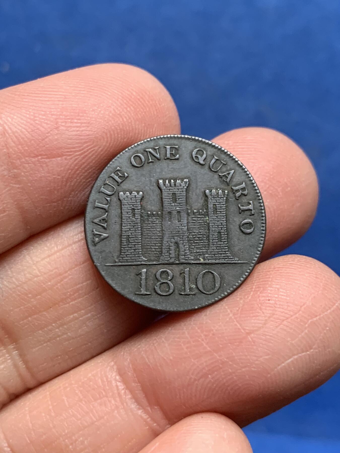 《竞宝斋》第455场 周日，周一 2场连拍 （全场包邮，欢迎送拍） 英属直布罗陀 1810年 1夸脱 铜币 狮子拿钥匙很有特点 背面城堡图案 细节很好 少见品种