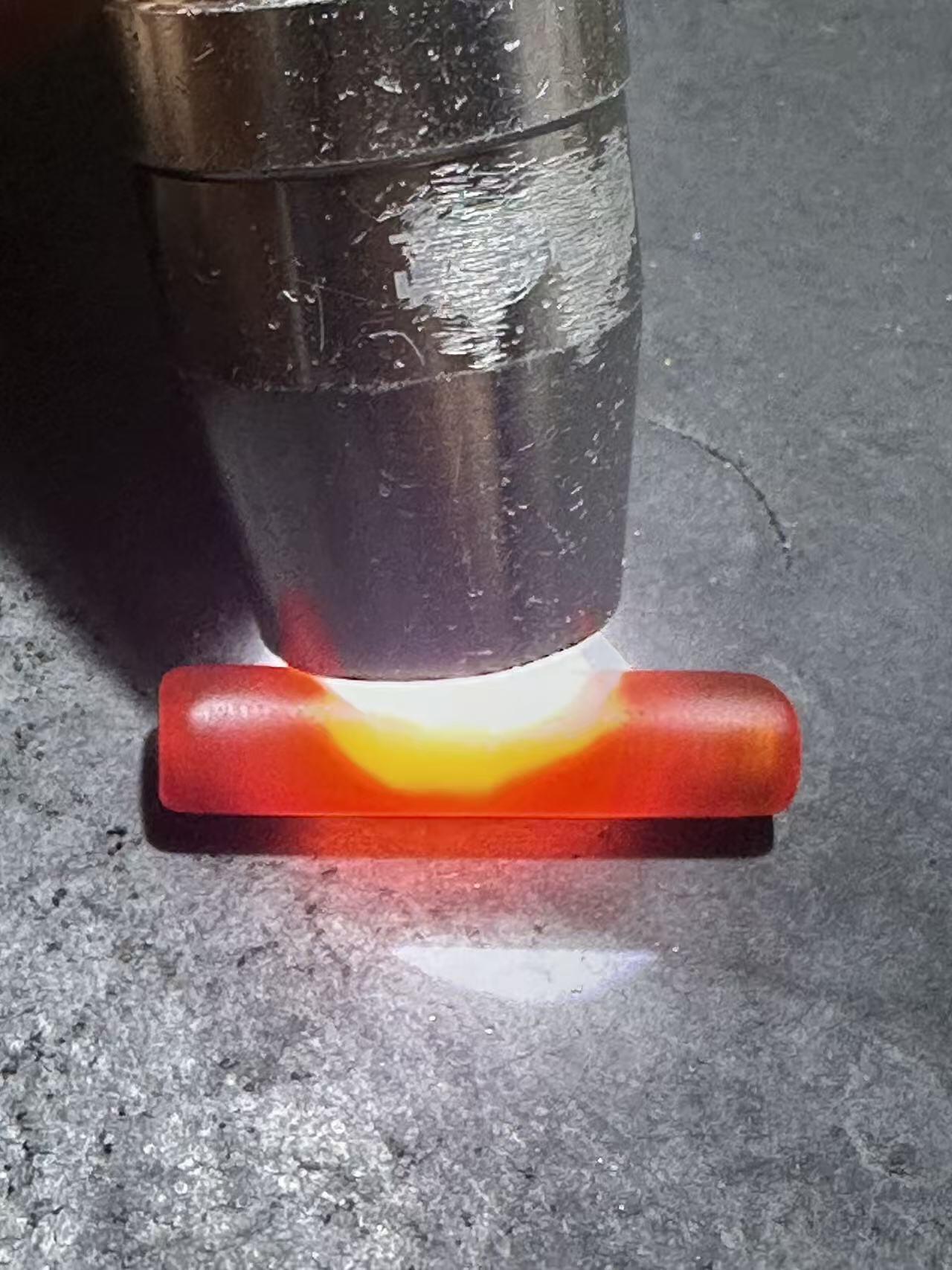 高玉化酒红色缠丝玛瑙通货直桶，桶珠一颗，