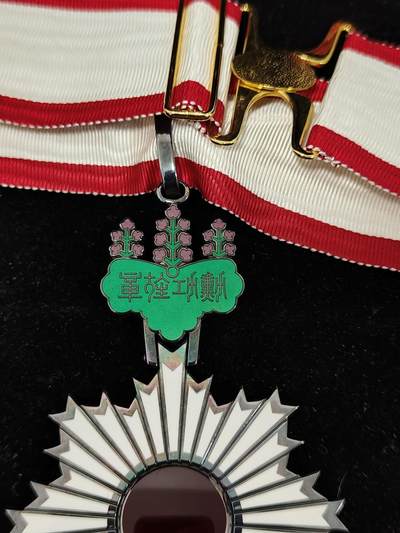 0元起拍勋章 第323期 咸鱼国勋章拍卖专场 1月7日（周三）下午6：00开始 美品 纯银珐琅 日三等旭日章银制带盒略