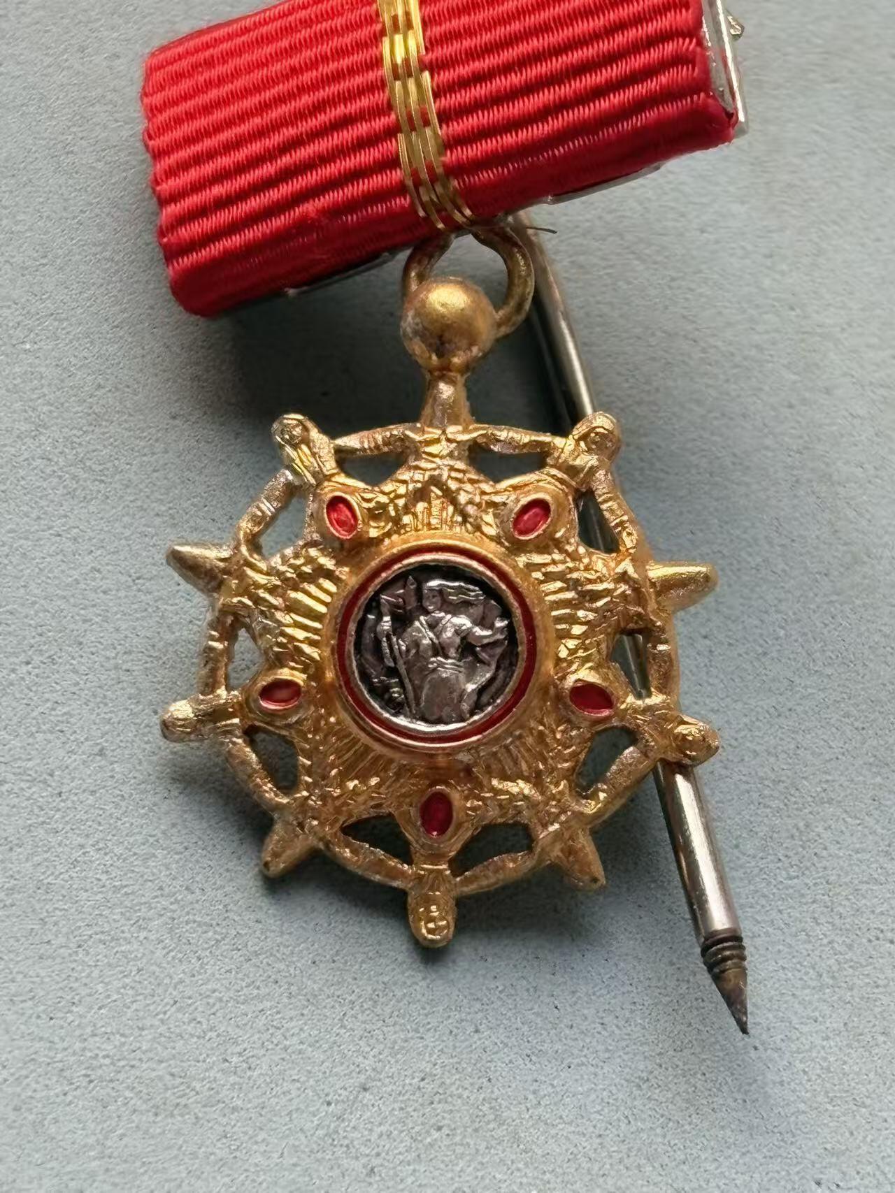 盛世勋华——号角文化勋章邮票专场拍卖第297期 南斯拉夫劳动英雄勋章迷你 带挂针 少见 实发121枚