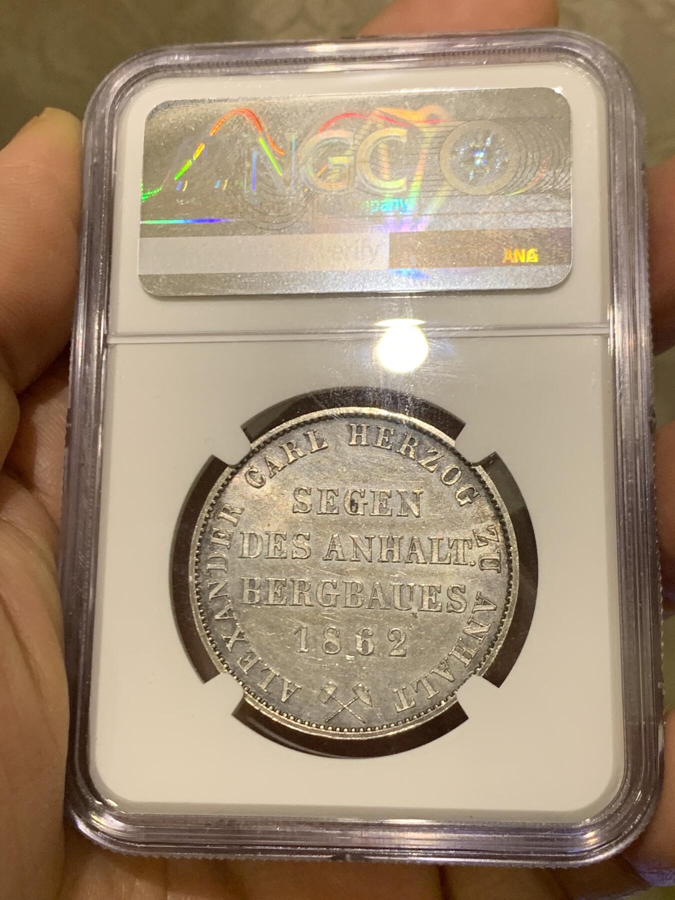 《竞宝斋》第455场 周日，周一 2场连拍 （全场包邮，欢迎送拍） NGC MS61 德国 1862年 安哈特-伯恩堡 小熊爬墙1泰勒 银币 包浆刚好在小熊眼睛上面