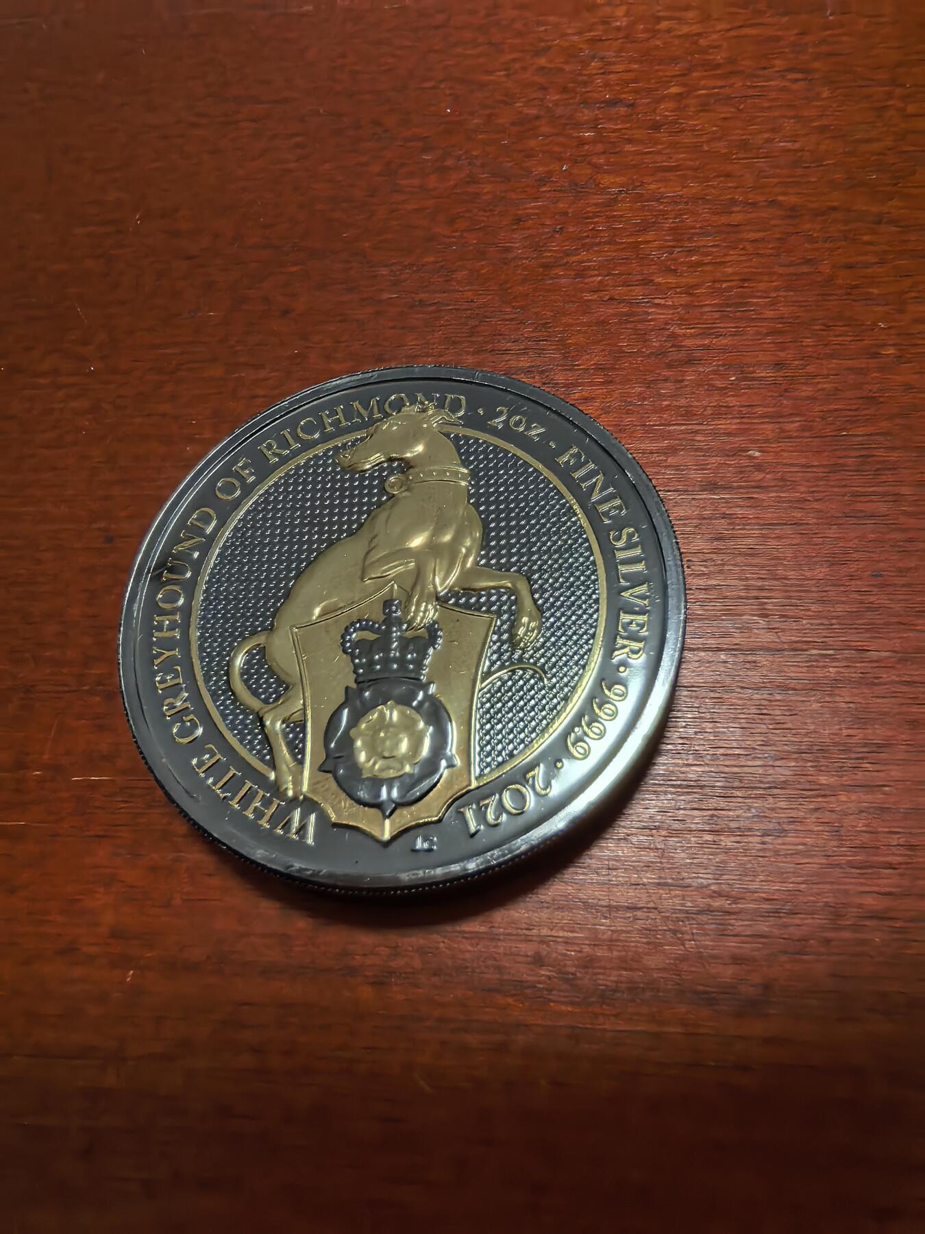 长老汇蛇年精选第九十二场拍卖 2021英国女王的神兽里士满白灰猎犬镀金黑钌5英镑银币，2盎司999银，250枚，盒证全