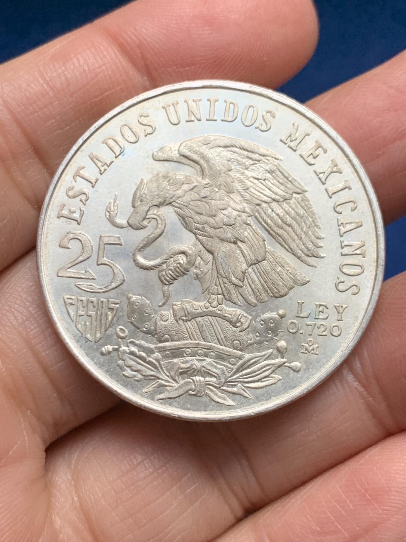 《竞宝斋》第455场 周日，周一 2场连拍 （全场包邮，欢迎送拍） 墨西哥1968年25比索奥运会纪念银币