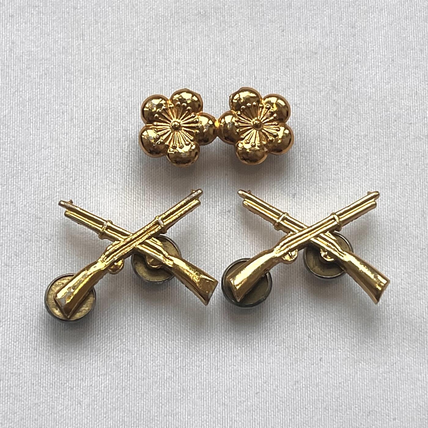 韵星假日拍卖第三十五期 -- Rimey Holidays Auction 34 【国军兵科领章】陆军步兵中校领章与阶级章一组