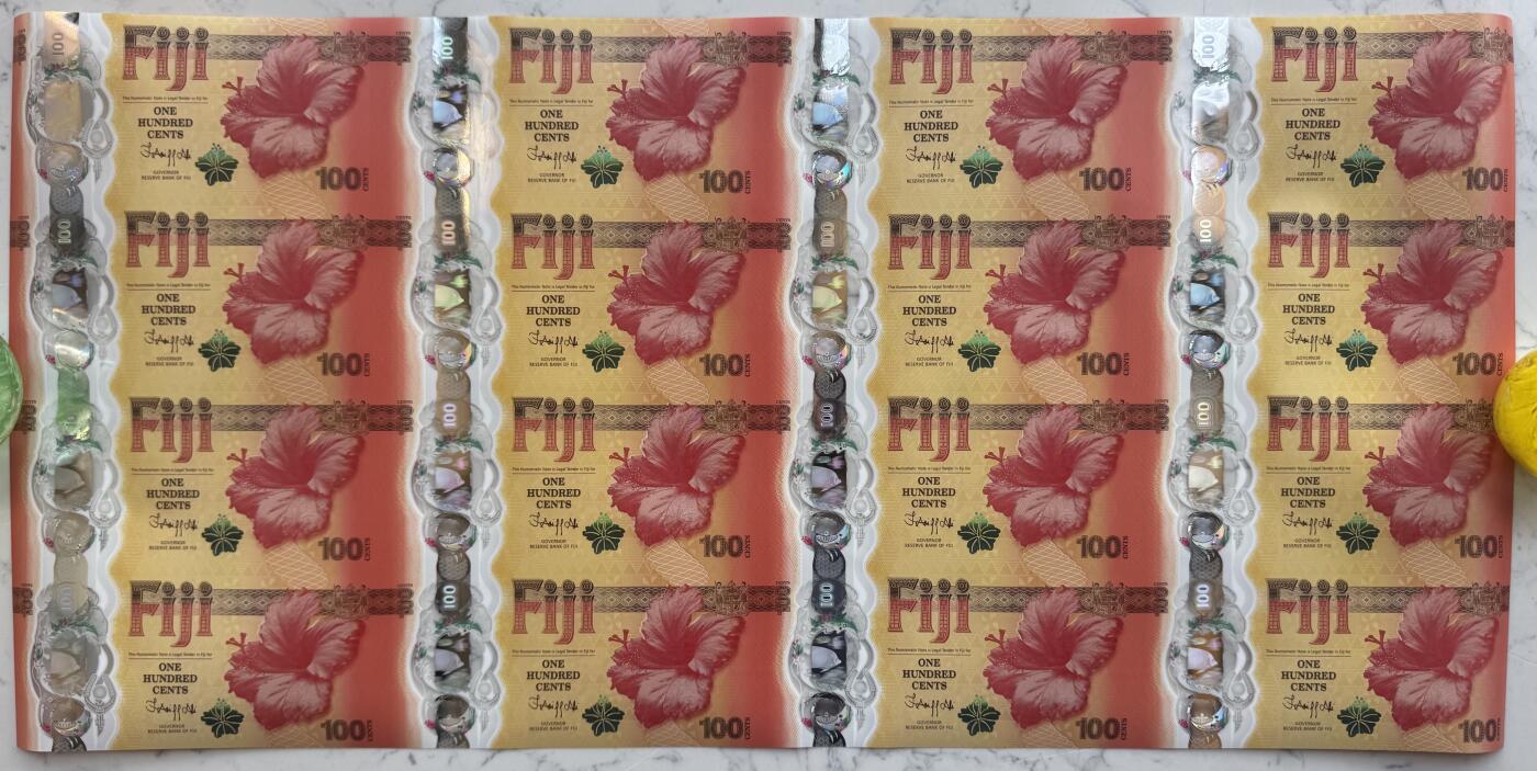 2026第1场（总第228期）：精品测试钞、外钞、塑料钞、连体钞综合场 十六连体/吉祥号88888004 斐济2023版“中国生肖龙年”100分塑料纪念钞UNC（发行价2168元）