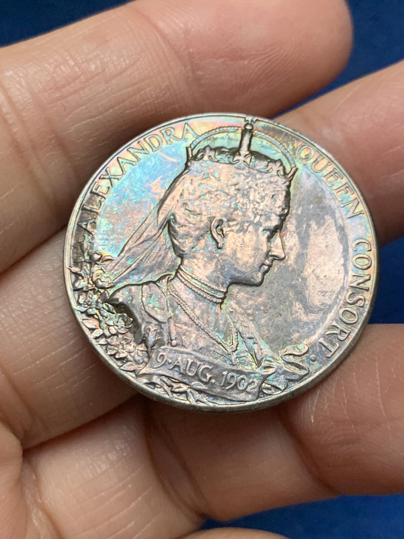 《竞宝斋》第455场 周日，周一 2场连拍 （全场包邮，欢迎送拍） 英国1902爱德华七世和亚历珊德拉皇后加冕银章 30.8mm 12.75克