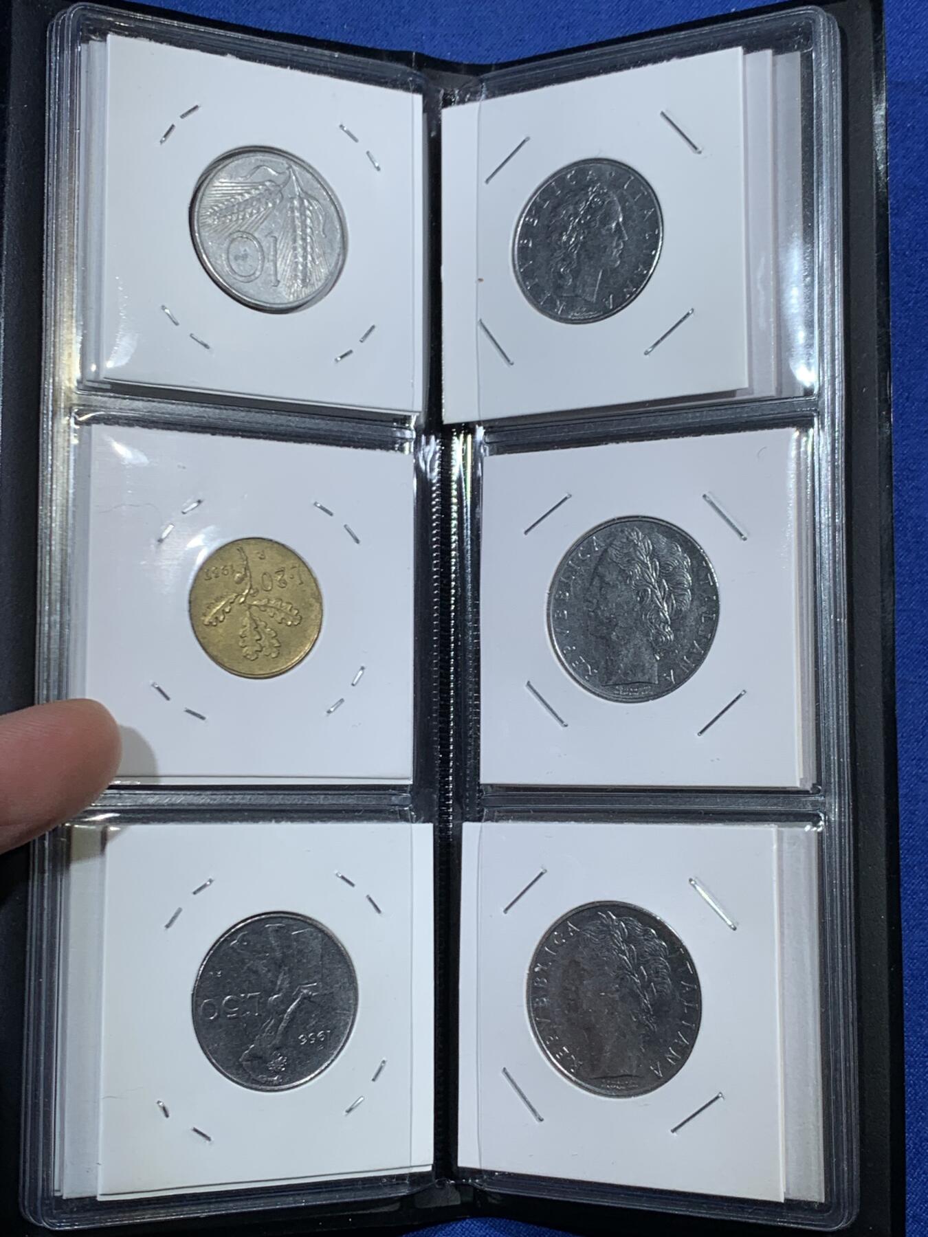 《竞宝斋》第455场 周日，周一 2场连拍 （全场包邮，欢迎送拍） 意大利套币一组18枚，含飞马币两枚，三枚火炬女神，其余都是稀有五十年代的，常见的为七十年代。版本细节见图