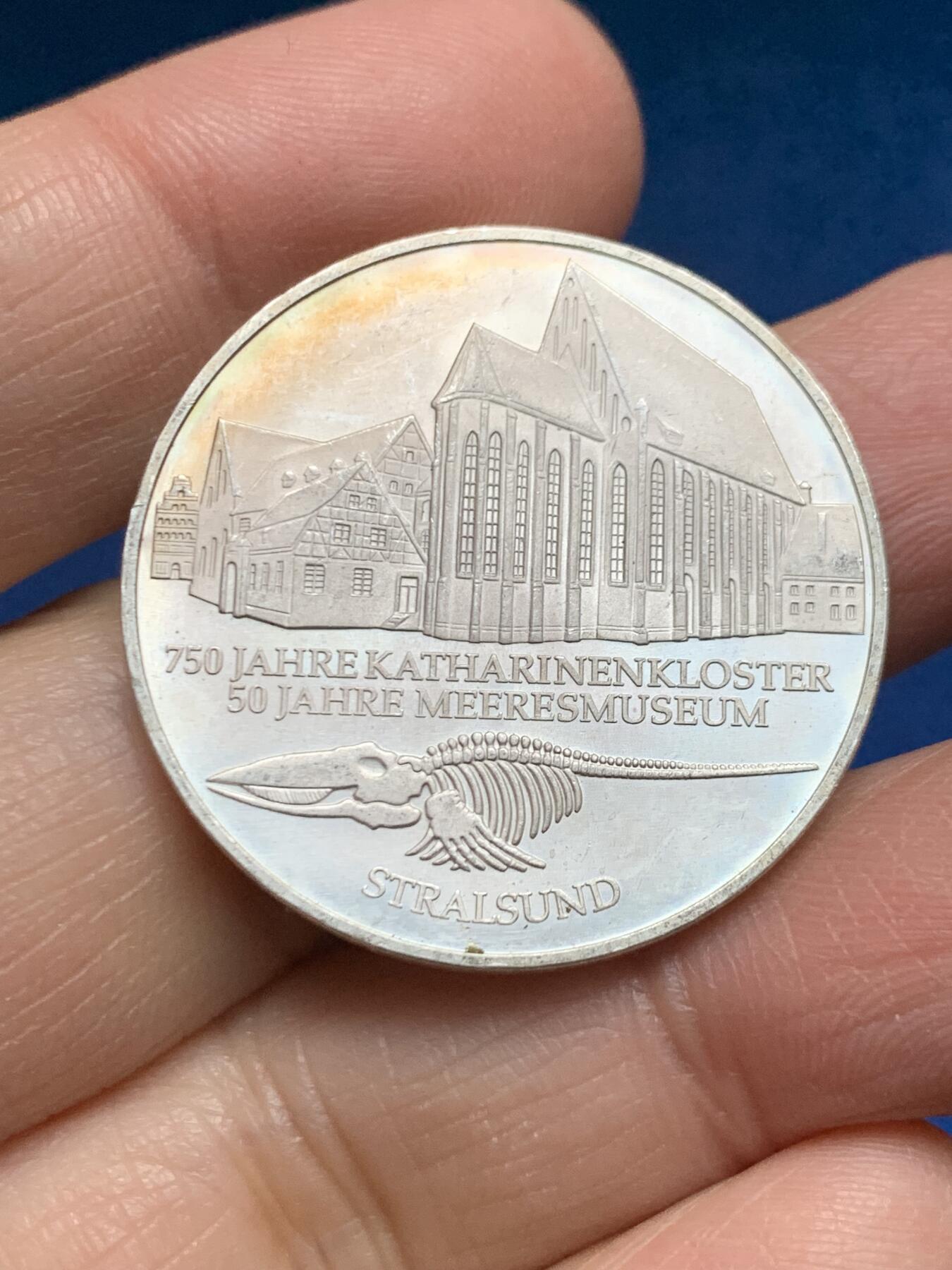 《竞宝斋》第455场 周日，周一 2场连拍 （全场包邮，欢迎送拍） 德国2001年斯特拉尔松海军博物馆10马克纪念银币 925银 15.5克