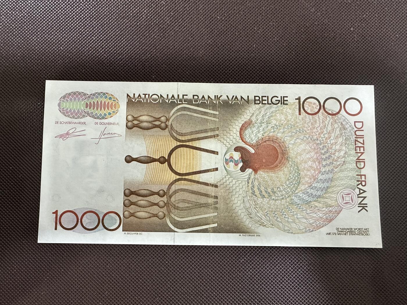 喜羊羊钱币收藏2025第12期(流通品相场) 比利时	P-144 1980-96年1000法郎	品相如图			51707409266			