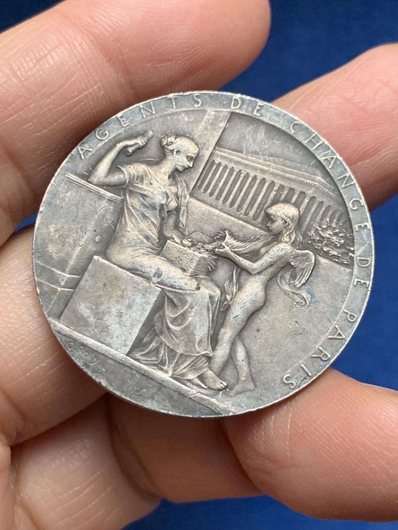 《竞宝斋》第455场 周日，周一 2场连拍 （全场包邮，欢迎送拍） 法国1898年巴黎证券交易所纪念银章，Roty罗蒂作品，丰饶角AR，36.8mm，21.1克