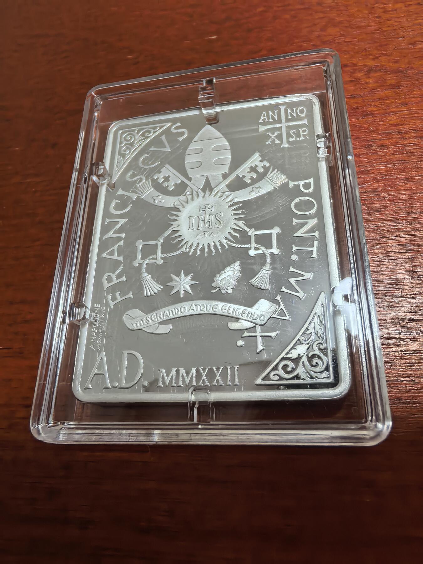 长老汇蛇年精选第九十二场拍卖 2022梵蒂冈25欧元彩色长方形精制银币，35克925银，1500枚，盒证全，淘宝4700多元