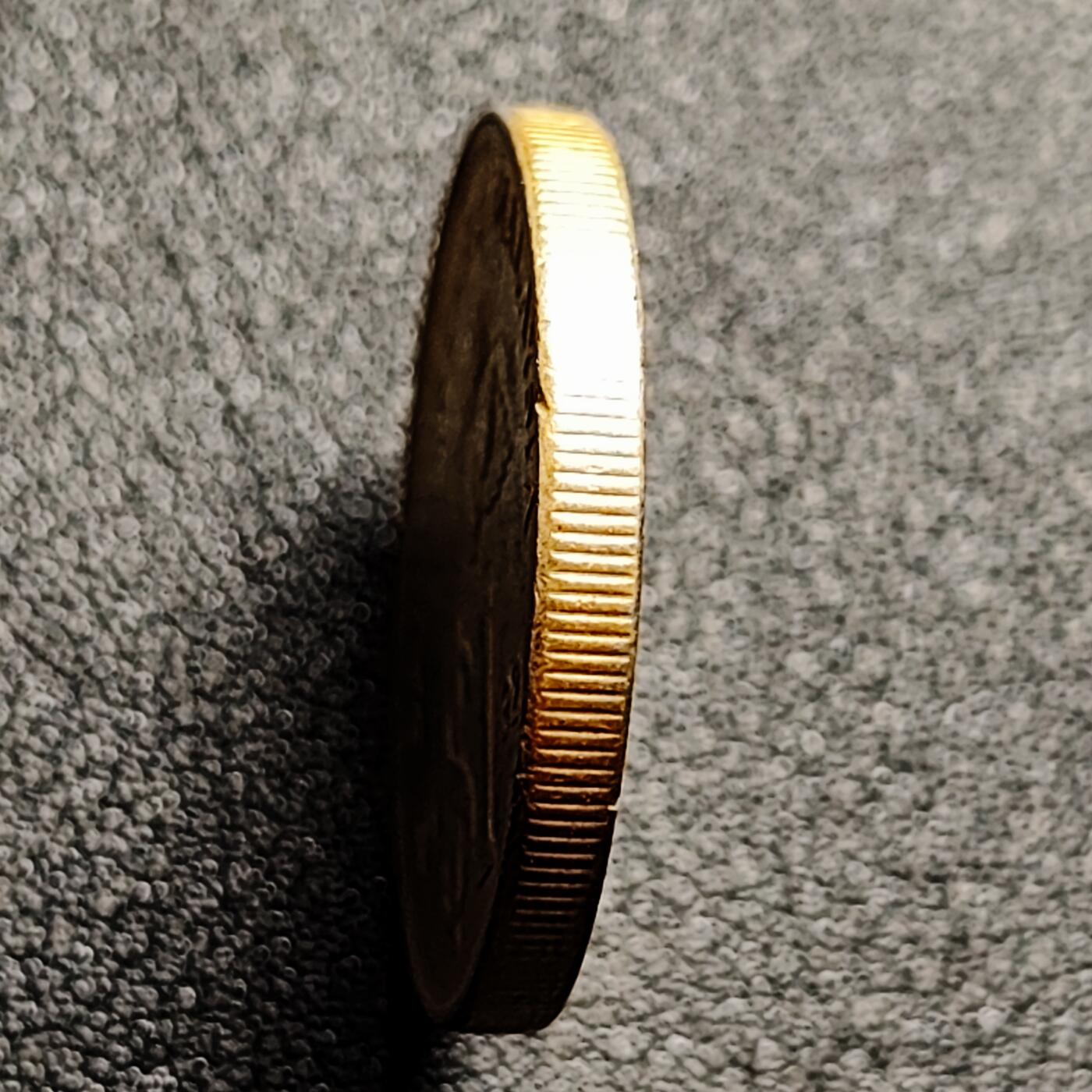 泉币菌-第165场-新年第八场 精品福利场 原铜光极美 $版 剑 马来西亚1992年 1吉林特黄铜硬币 24毫米 9.35克