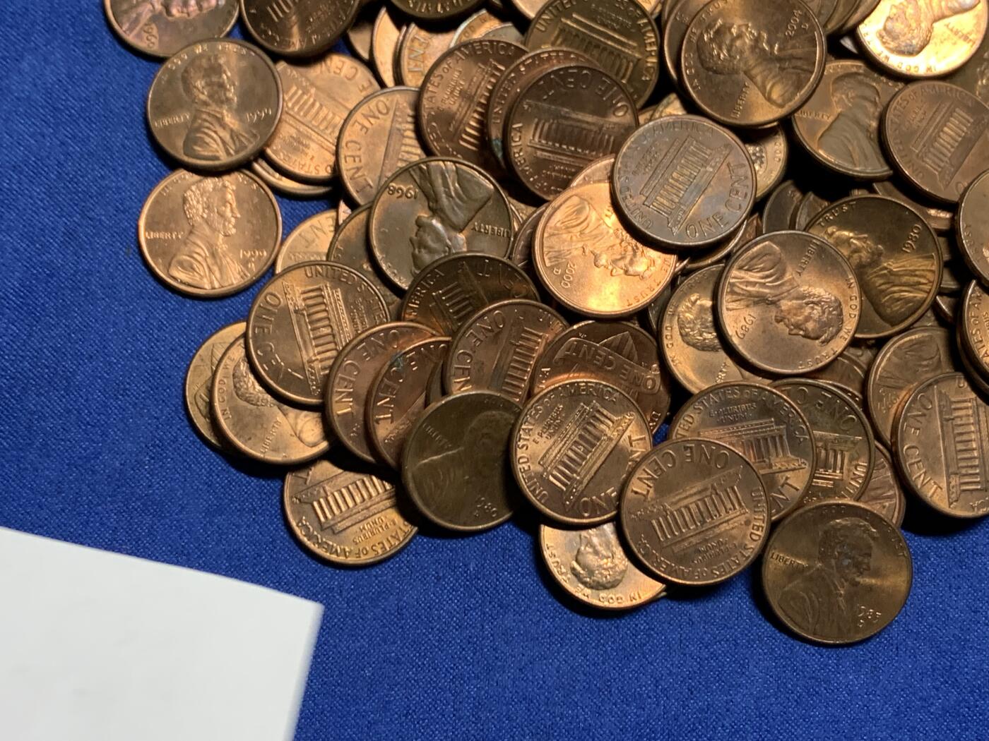 《竞宝斋》第455场 周日，周一 2场连拍 （全场包邮，欢迎送拍） 林肯1美分 总重约520g（大约208枚）多年份 状态也不错