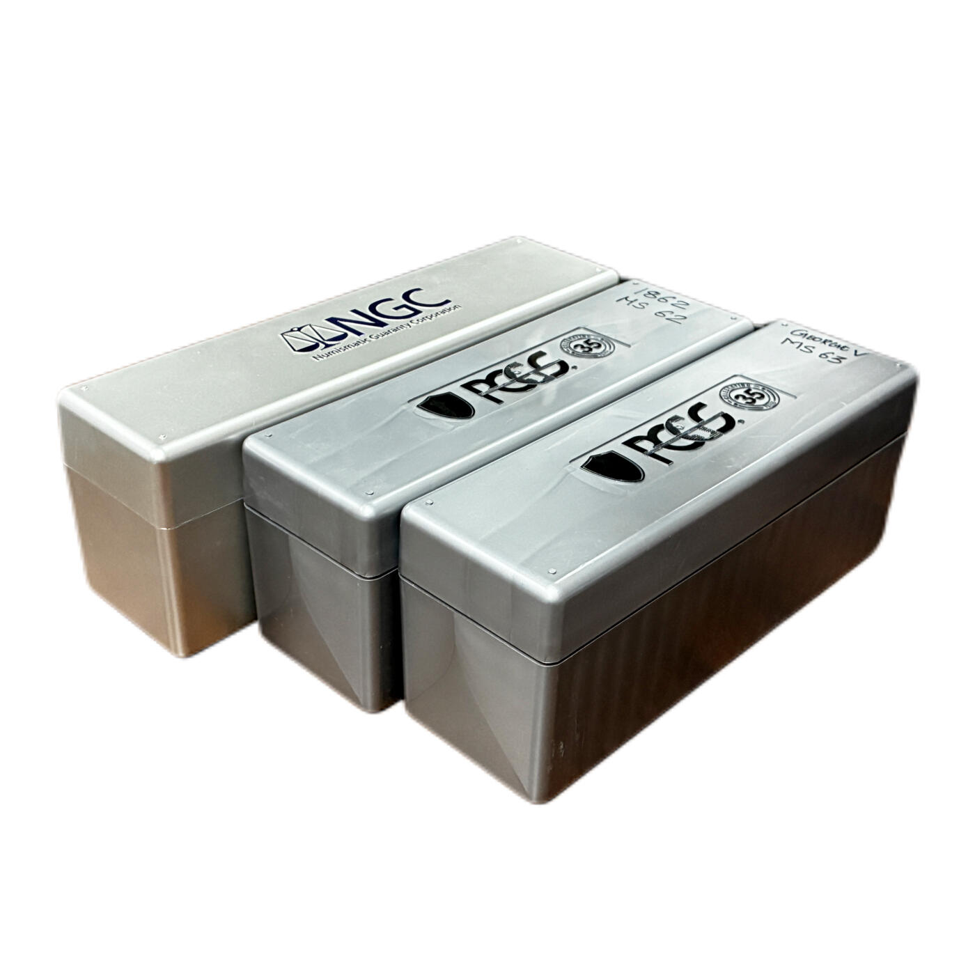 【雨安】【直播拍卖】【第0123期-评级币章】2026-01-10 周六 19:30 [钱币周边] PCGS评级盒大盒子纪念款2个+NGC评级盒大盒子1个