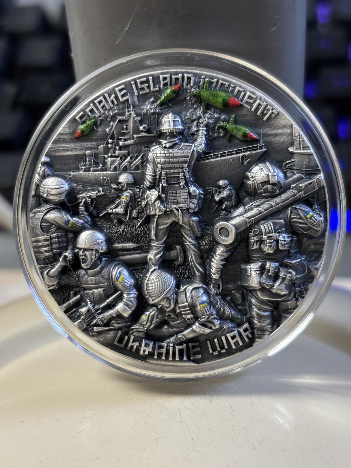 第187期拍卖 喀麦隆2023年乌克兰(1)蛇岛 战争超高浮雕仿古彩色2盎司银币，999银，发行500枚