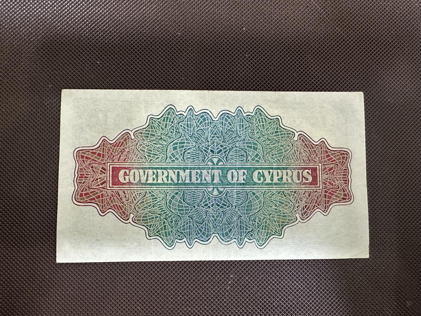 喜羊羊钱币收藏2025第12期(流通品相场) 英属塞浦路斯	P-20 1942年1先令		品相如图，非常稀少的				C/4 171776			