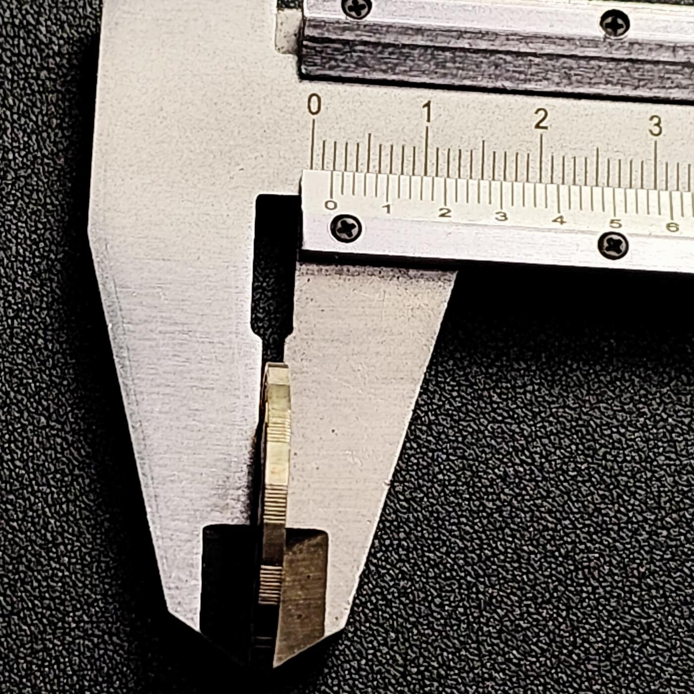 泉币菌-第166场- 新年第九场 精品福利场 全网品相少见 稀少原光UNC 俄罗斯珍惜动物双色纪念币--1993年50卢布 喜马拉雅熊 25.5×1.8mm