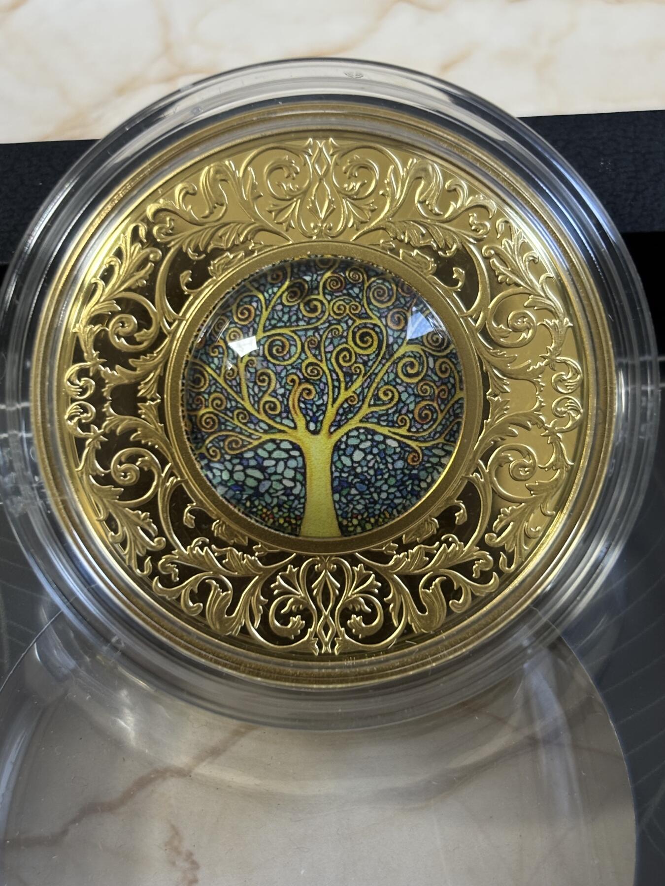 第187期拍卖 喀麦隆2021年幸运树2镶嵌彩色精制双面镀金银币17.5克，999银，发行550枚